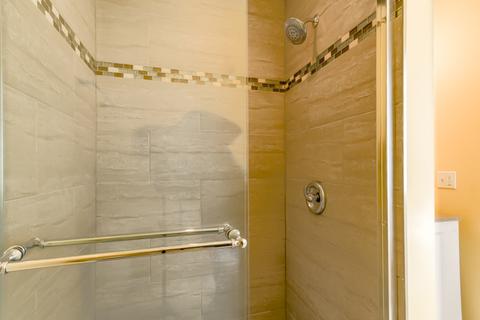 2465 E 74th St, Chicago, IL 60649 photo 25