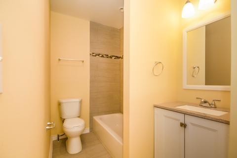 2465 E 74th St, Chicago, IL 60649 photo 18