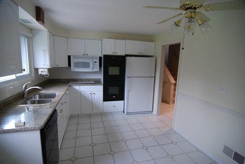 1133 Pfingsten Rd, Glenview, IL 60025 photo 2
