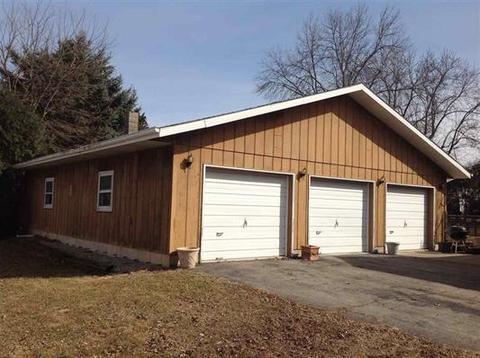 218 Reed St, Pecatonica, IL 61063 photo 2