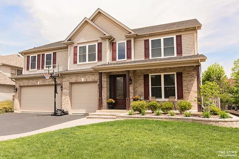 2044 Gardner Cir E, Aurora, IL 60503 photo 1