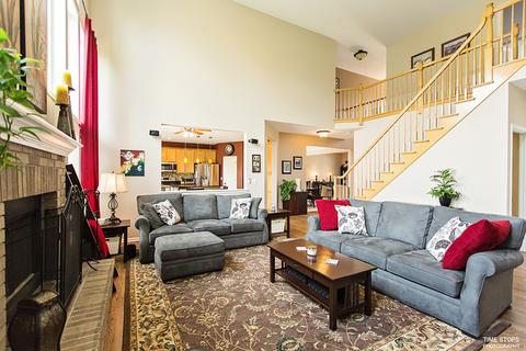 2044 Gardner Cir E, Aurora, IL 60503 photo 9