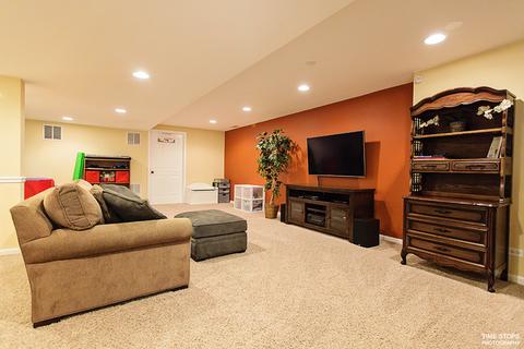 2044 Gardner Cir E, Aurora, IL 60503 photo 16