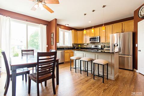 2044 Gardner Cir E, Aurora, IL 60503 photo 6