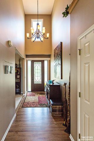 2044 Gardner Cir E, Aurora, IL 60503 photo 4