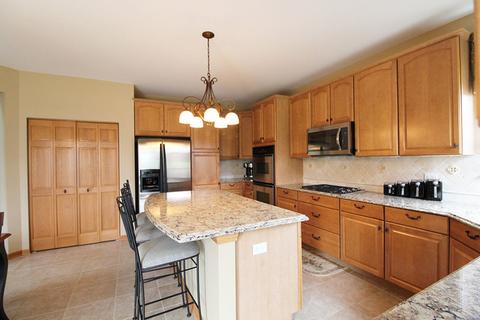 1230 Mallard Ln, Hoffman Estates, IL 60192 photo 4