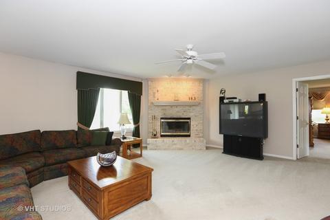 15949 Renwick Park Dr, Plainfield, IL 60586 photo 2