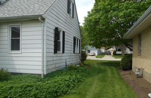 125 S Commonwealth Ave, Elgin, IL 60123 photo 24