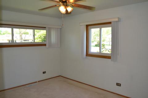 185 Forest Park Ln, Hoffman Estates, IL 60169 photo 11