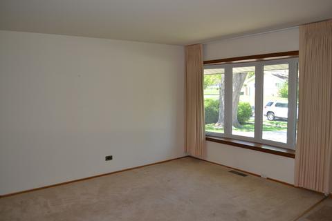 185 Forest Park Ln, Hoffman Estates, IL 60169 photo 4