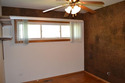 185 Forest Park Ln, Hoffman Estates, IL 60169 photo 14