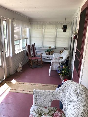 811 E 3rd St, Dixon, IL 61021 photo 2