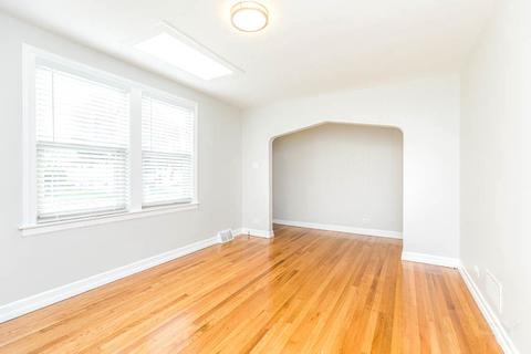 272 E Burlington St, Riverside, IL 60546 photo 3