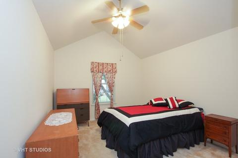 4703 Peacock Ln, Plainfield, IL 60586 photo 13