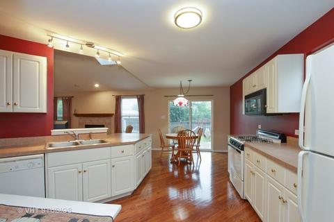 4703 Peacock Ln, Plainfield, IL 60586 photo 7