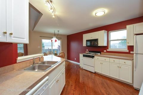 4703 Peacock Ln, Plainfield, IL 60586 photo 4