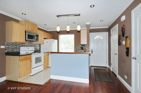 320 Peppertree Ln, Aurora, IL 60504 photo 2