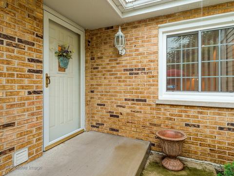 162 E Springbrook Dr, Bloomingdale, IL 60108 photo 1