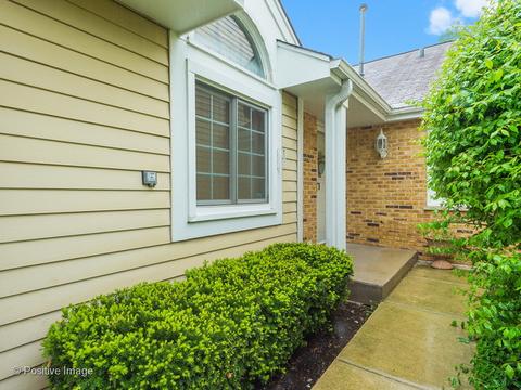 162 E Springbrook Dr, Bloomingdale, IL 60108 photo 2