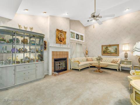 162 E Springbrook Dr, Bloomingdale, IL 60108 photo 12