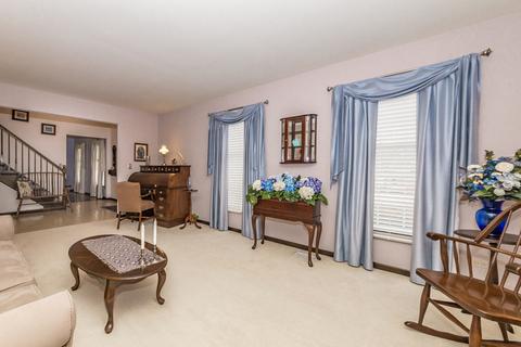 5184 Tamarack Ct, Hoffman Estates, IL 60010 photo 4