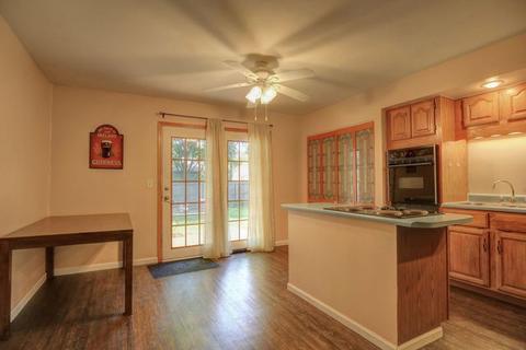 3302 W Daniel St, Champaign, IL 61821 photo 10