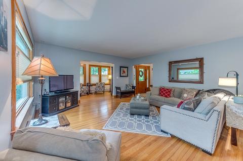 329 N Walnut St, Itasca, IL 60143 photo 8