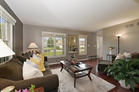 2829 Weld Rd, Elgin, IL 60124 photo 2