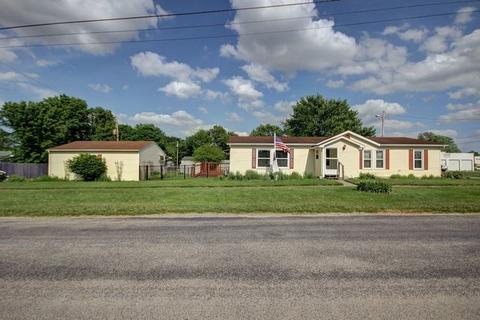108 S Willow St, Ogden, IL 61859 photo 4