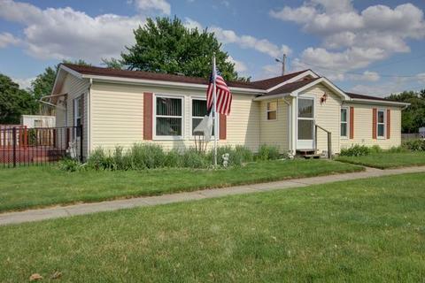 108 S Willow St, Ogden, IL 61859 photo 2