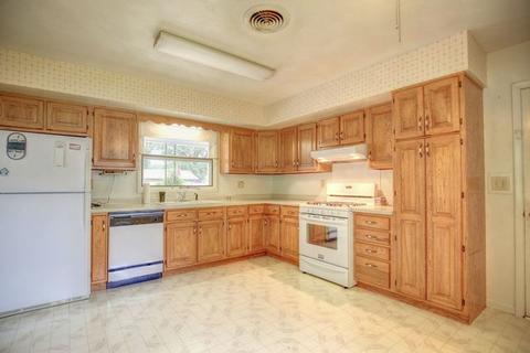 406 Tempa Dr, Sidney, IL 61877 photo 2