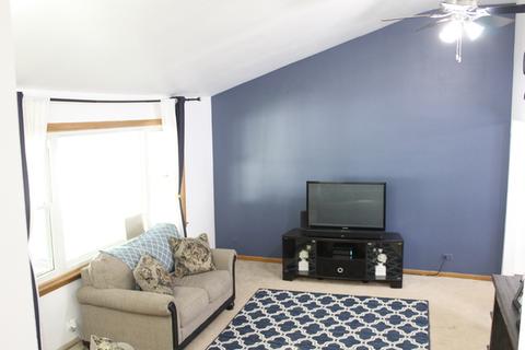 255 Preston Ave, Elgin, IL 60120 photo 3