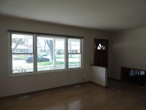 880 Ford Ave, Elgin, IL 60120 photo 2