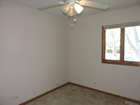 880 Ford Ave, Elgin, IL 60120 photo 5