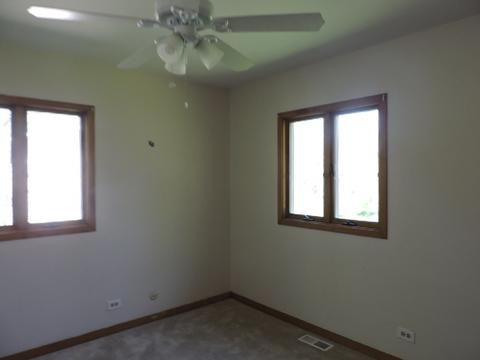 880 Ford Ave, Elgin, IL 60120 photo 9