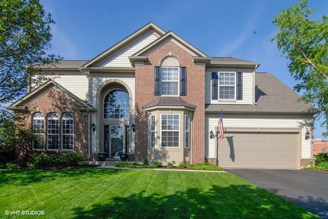 1070 Glen Eagle Dr, Aurora, IL 60502 photo 1