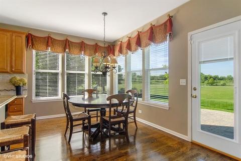 1070 Glen Eagle Dr, Aurora, IL 60502 photo 8