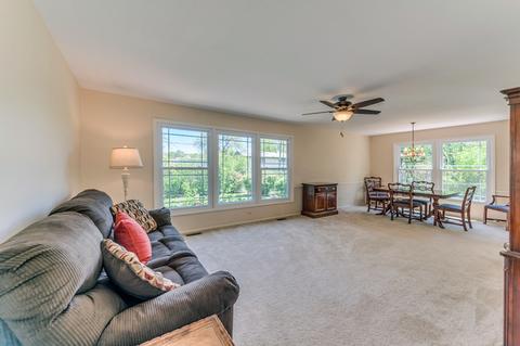 745 Alhambra Ln, Hoffman Estates, IL 60169 photo 4