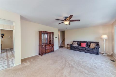 745 Alhambra Ln, Hoffman Estates, IL 60169 photo 5