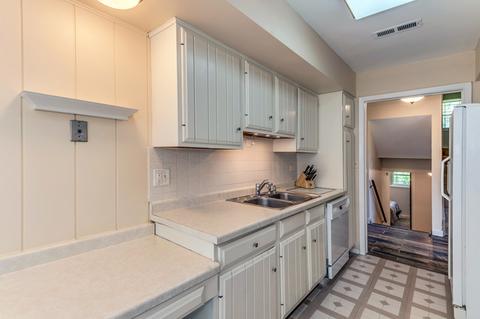 745 Alhambra Ln, Hoffman Estates, IL 60169 photo 11
