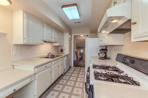 745 Alhambra Ln, Hoffman Estates, IL 60169 photo 10