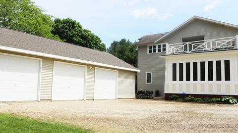 637 E Peru St, Princeton, IL 61356 photo 44
