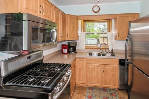 1075 Webster Ln, Des Plaines, IL 60016 photo 9