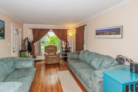 1075 Webster Ln, Des Plaines, IL 60016 photo 4