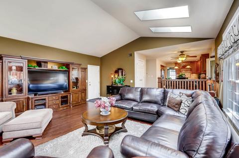 1543 Derby Ln, Bartlett, IL 60103 photo 9