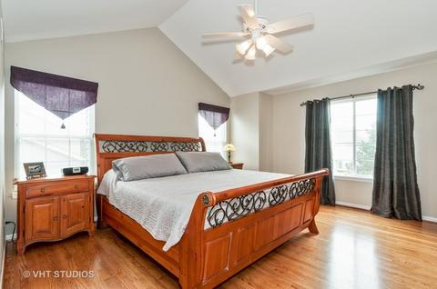 977 Vineyard Ln, Aurora, IL 60502 photo 8
