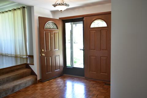 3558 Winston Cir, Hoffman Estates, IL 60192 photo 4