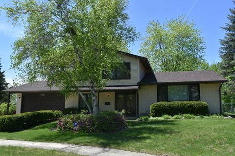 3558 Winston Cir, Hoffman Estates, IL 60192 photo 2