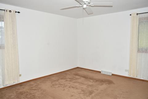 3558 Winston Cir, Hoffman Estates, IL 60192 photo 16