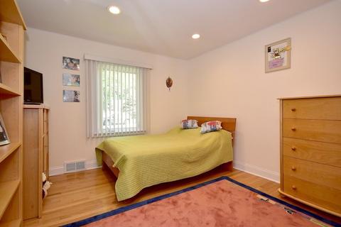 876 Alfini Dr, Des Plaines, IL 60016 photo 20